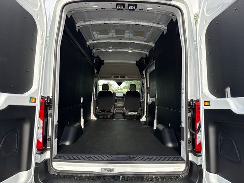 New 2026 Ford Transit 250 148 High Roof RWD image 21