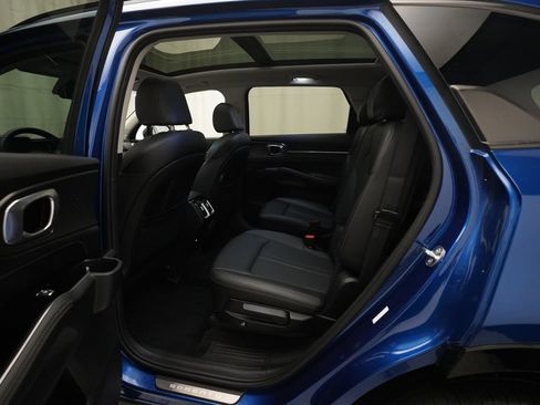 Used 2023 Kia Sorento SX AWD/4WD image 16