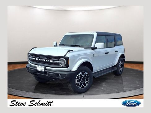 New 2026 Ford Bronco Outer Banks AWD/4WD image 1