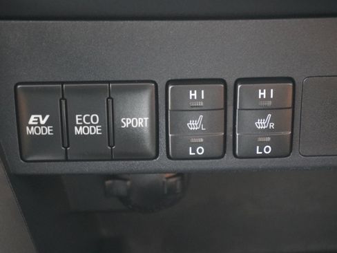 Used 2016 Toyota RAV4 Limited w/ Advanced Technology Package AWD/4WD image 24