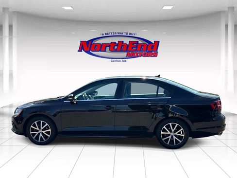 Used 2017 Volkswagen Jetta SE FWD image 4
