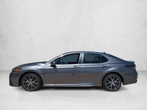 Used 2023 Toyota Camry SE FWD image 8