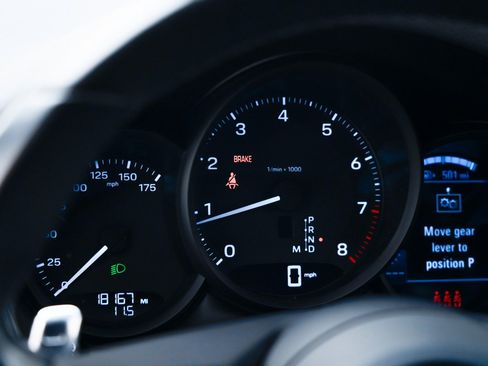 Used 2022 Porsche Macan image 24