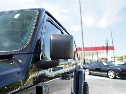 Used 2019 Jeep Wrangler Unlimited Rubicon AWD/4WD image 22