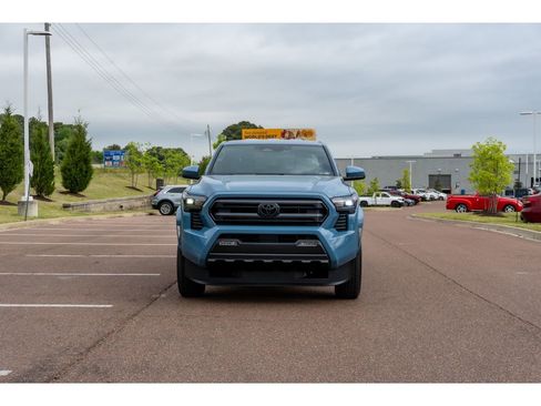 Used 2026 Toyota Tacoma SR5 AWD/4WD image 2