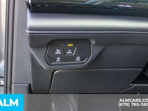 Used 2024 Volkswagen Atlas SE AWD/4WD image 31