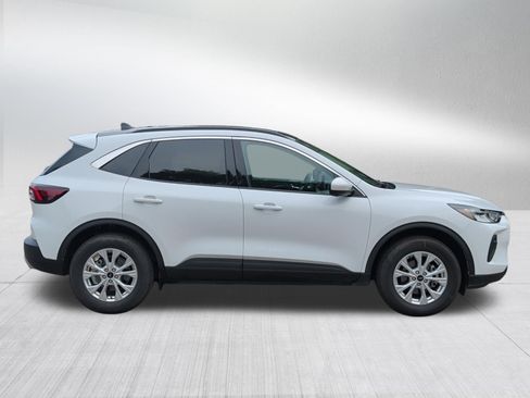 Used 2024 Ford Escape Active w/ Tech Pack #2 AWD/4WD image 8