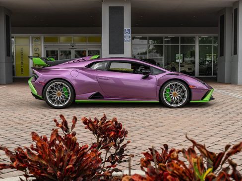 Used 2023 Lamborghini Huracan STO image 23