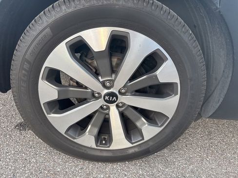 Used 2020 Kia Telluride S w/ S 8 Passenger Seating Package FWD image 6