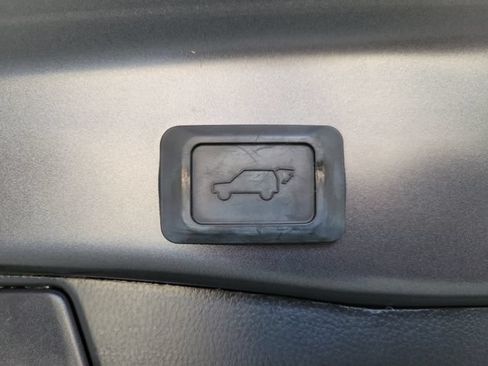 Used 2023 Toyota RAV4 XLE w/ Convenience Package AWD/4WD image 12