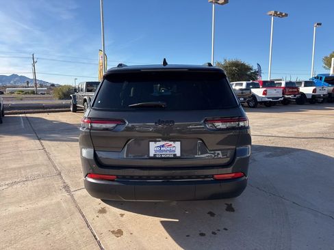 New 2025 Jeep Grand Cherokee L Altitude RWD image 6
