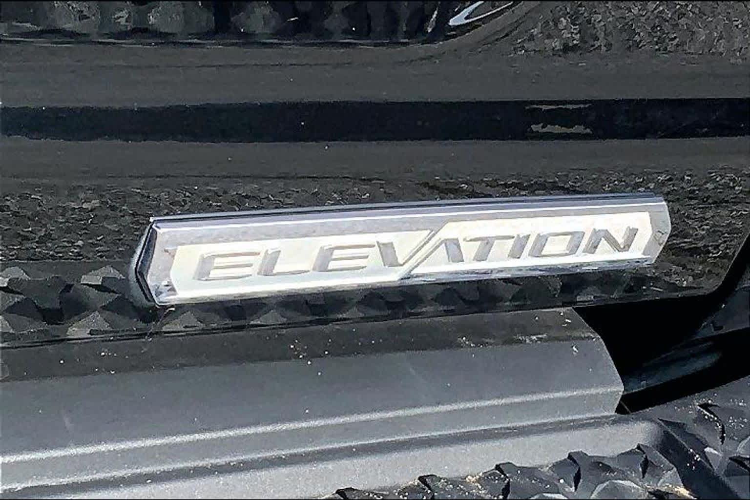Used 2023 GMC Canyon Elevation w/ Trailering Package RWD image 9
