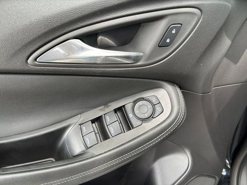 Used 2025 Buick Encore GX Preferred FWD image 15