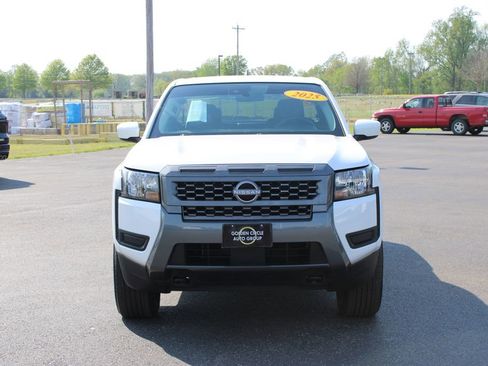 Used 2025 Nissan Frontier SV AWD/4WD image 3