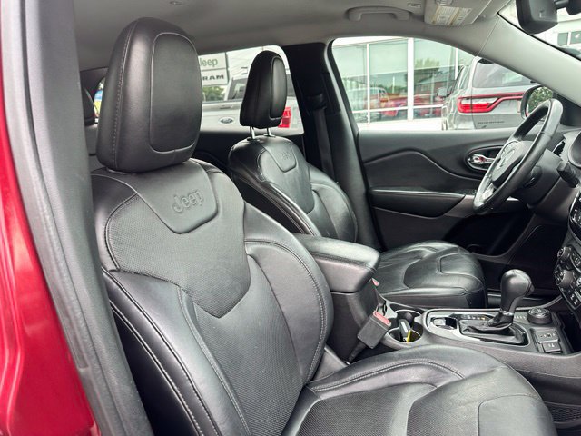 Used 2019 Jeep Cherokee Limited AWD/4WD image 4