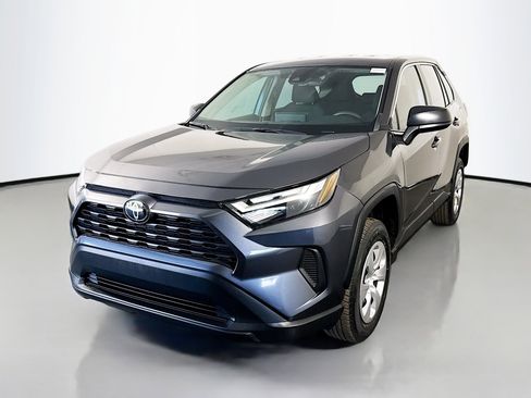 Used 2024 Toyota RAV4 LE image 4