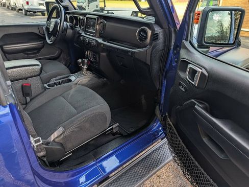 Used 2018 Jeep Wrangler Sport image 22