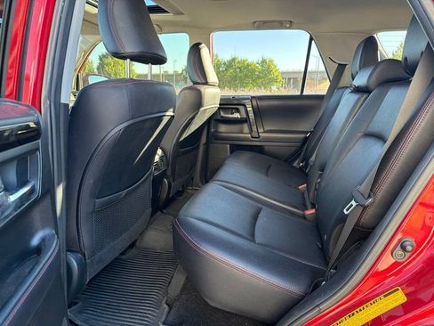 Used 2018 Toyota 4Runner TRD Off-Road Premium AWD/4WD image 11