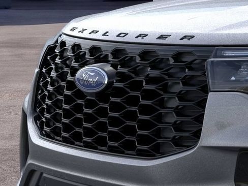 Used 2026 Ford Explorer ST-Line w/ ST-Line Street Pack AWD/4WD image 17