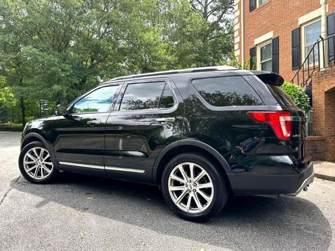 Used 2017 Ford Explorer Limited image 9