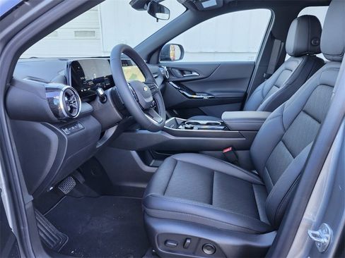 New 2026 Chevrolet Equinox LT w/ Convenience Package II image 18