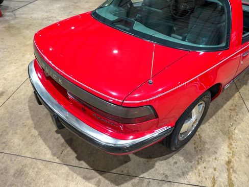 Used 1988 Buick Reatta Coupe FWD image 20