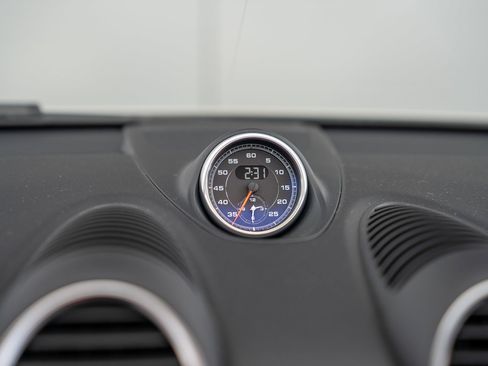 Used 2025 Porsche 718 Boxster image 16