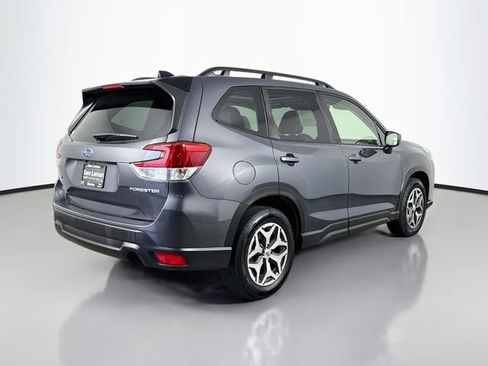 Used 2024 Subaru Forester Premium AWD/4WD image 7