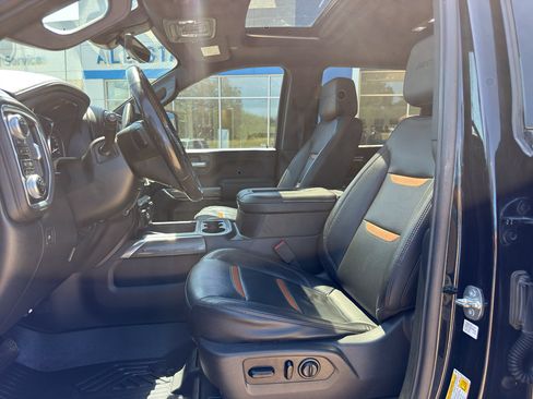 Used 2020 GMC Sierra 2500 AT4 w/ AT4 Premium Package AWD/4WD image 5