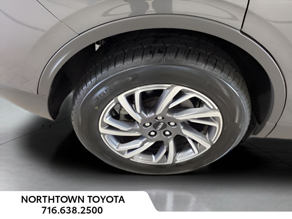 Used 2023 Lincoln Corsair AWD image 21