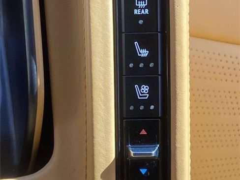 Used 2021 Chevrolet Corvette Stingray Premium Conv w/ Z51 Performance Package image 28