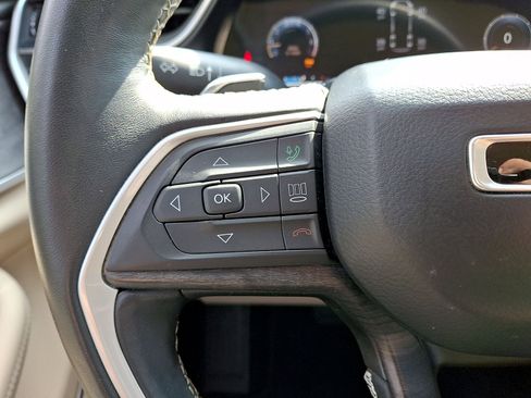 Used 2021 Jeep Grand Cherokee L Limited AWD/4WD image 17