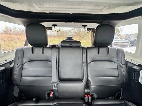 Used 2023 Jeep Wrangler Unlimited Sahara image 18