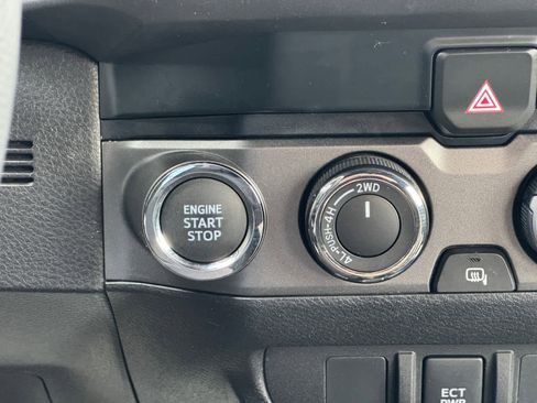 Used 2023 Toyota Tacoma TRD Off-Road image 6