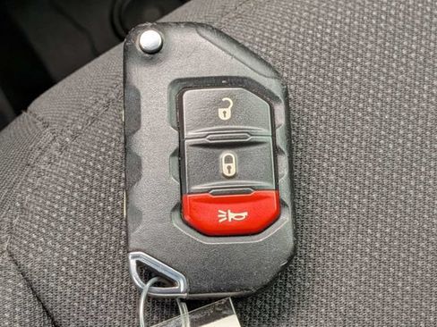 Used 2019 Jeep Wrangler Unlimited Sport S AWD/4WD image 30