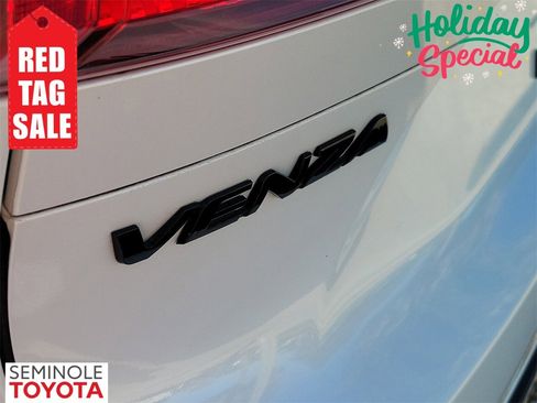 Used 2024 Toyota Venza Nightshade image 6