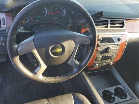 Used 2012 Chevrolet Suburban LT w/ Luxury Package image 12