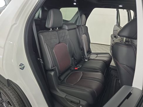 Used 2026 Honda Pilot Black Edition image 29