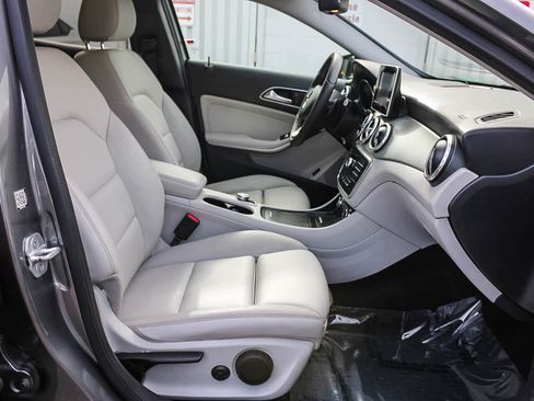 Used 2016 Mercedes-Benz GLA 250 image 16