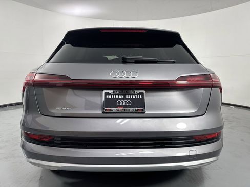 Used 2019 Audi e-tron Prestige w/ Prestige Package AWD/4WD image 34