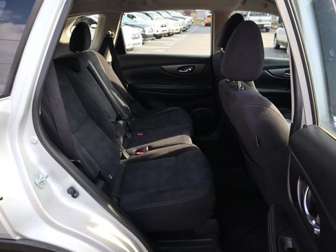 Used 2016 Nissan Rogue S FWD image 19