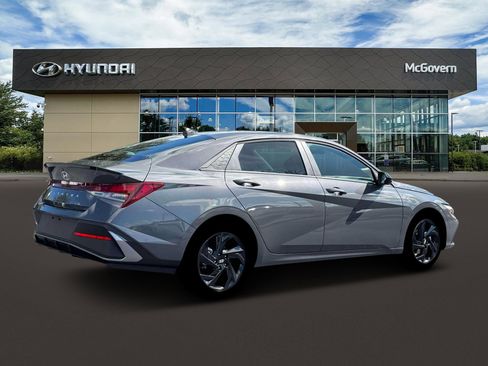 New 2026 Hyundai Elantra Sport FWD image 8