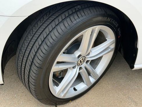 Used 2013 Volkswagen Passat TDI SEL Premium image 9