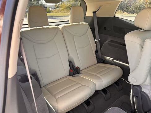 Certified 2022 Cadillac XT6 Premium Luxury image 32