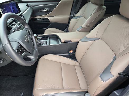 Used 2025 Lexus ES 300h w/ Premium Package FWD image 7