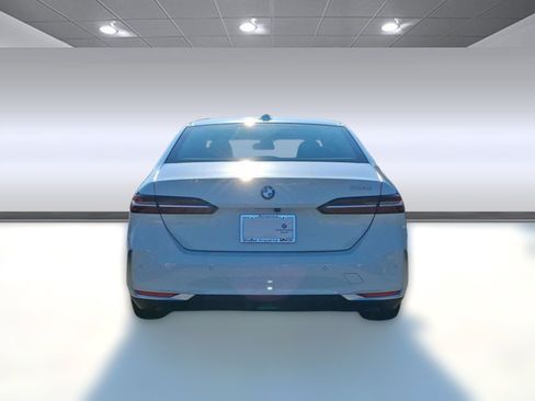 Used 2026 BMW 530i w/ Premium Package RWD image 9