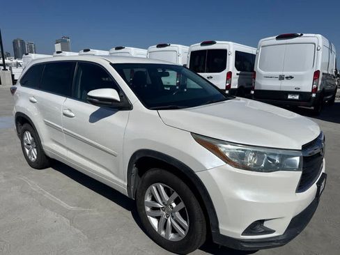 Used 2015 Toyota Highlander LE FWD image 7