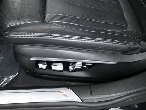 Used 2016 BMW 750i xDrive image 16