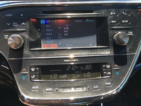 Used 2013 Toyota Avalon XLE FWD image 10