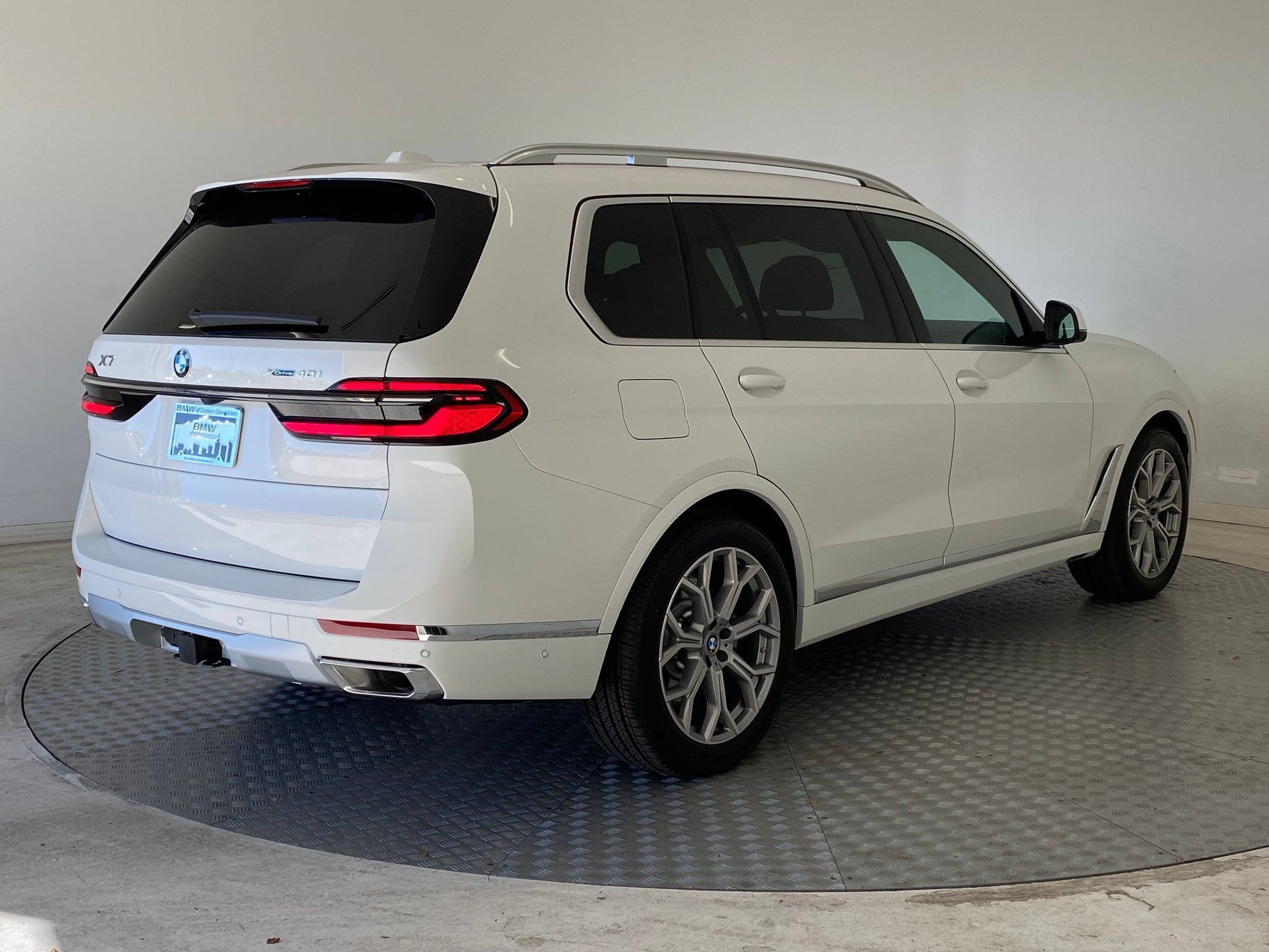 Used 2026 BMW X7 xDrive40i AWD/4WD image 9